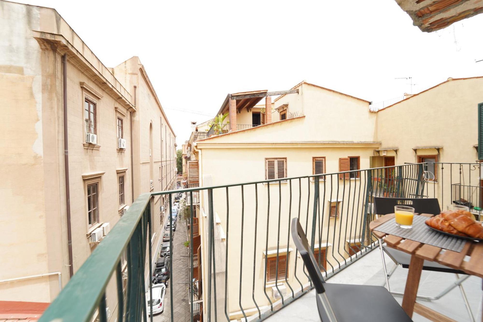 Appartamento Ottanio- Quattro Canti 200 Mt *